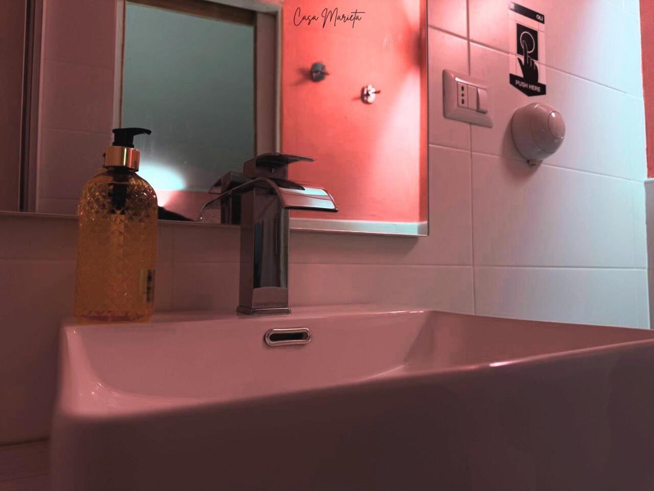 Marieta Rooms Sarzana Exterior foto