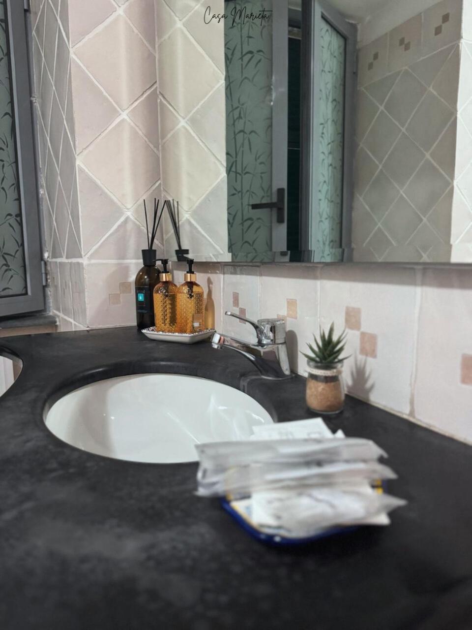 Marieta Rooms Sarzana Exterior foto